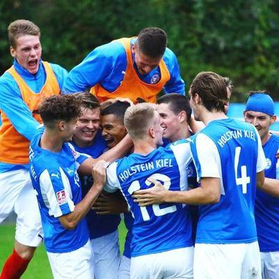 包含加时末段皇家社会调整名单以备德国杯，扳平良机环节打磨，气氛紧张，阵容厚度经受考验的词条